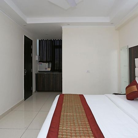 Oyo 9147 Hotel Aerostay New Delhi Eksteriør bilde