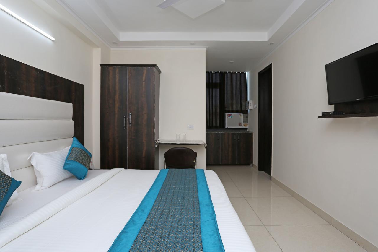 Oyo 9147 Hotel Aerostay New Delhi Eksteriør bilde