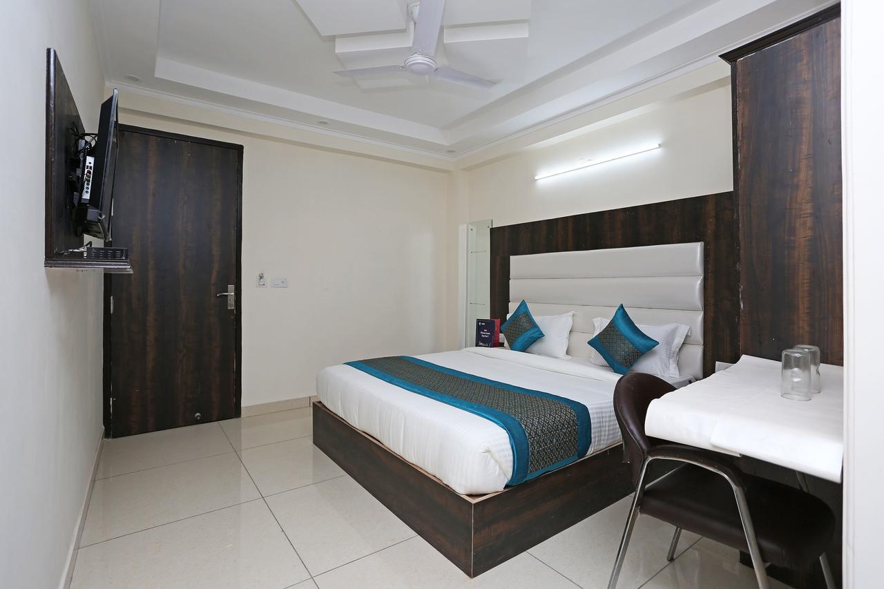 Oyo 9147 Hotel Aerostay New Delhi Eksteriør bilde