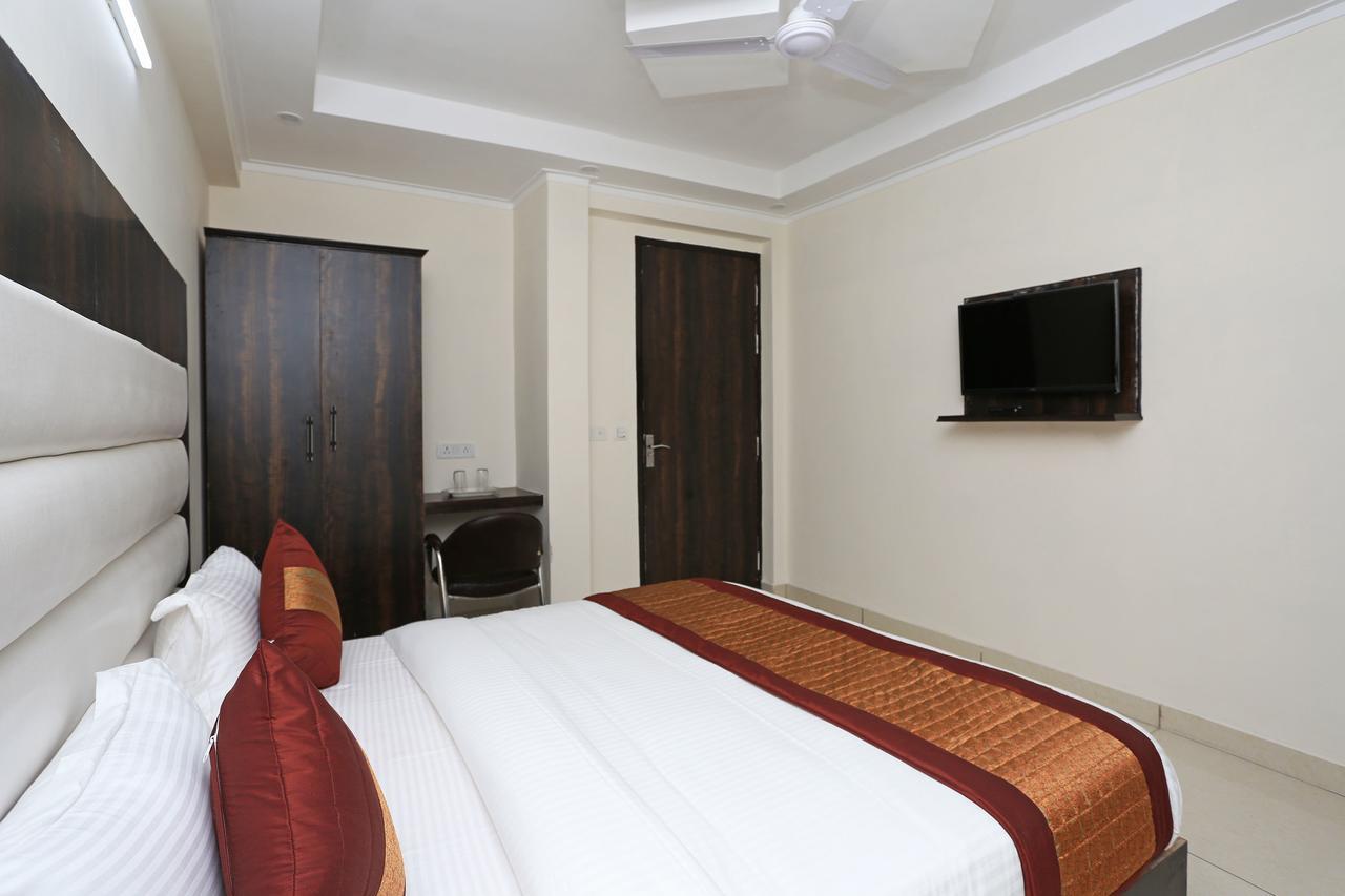 Oyo 9147 Hotel Aerostay New Delhi Eksteriør bilde