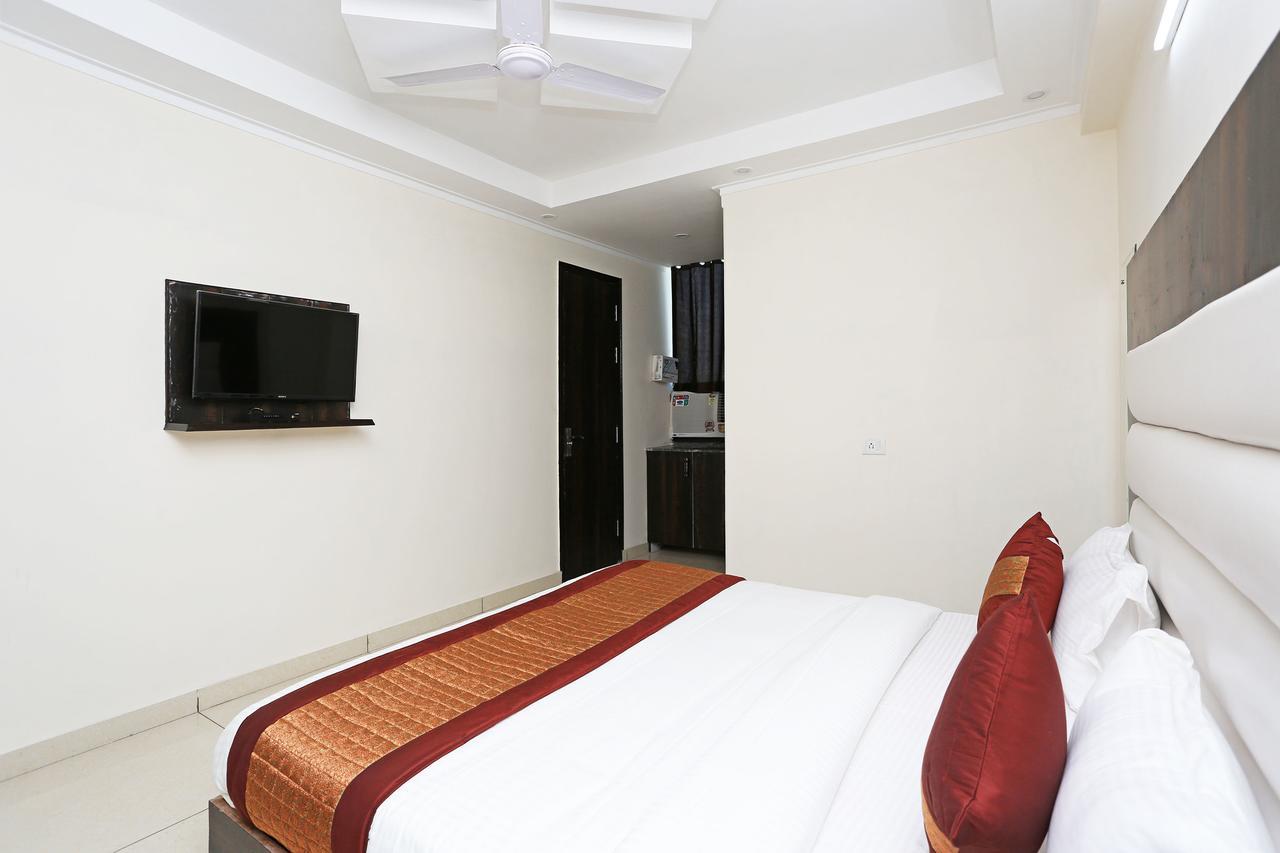 Oyo 9147 Hotel Aerostay New Delhi Eksteriør bilde