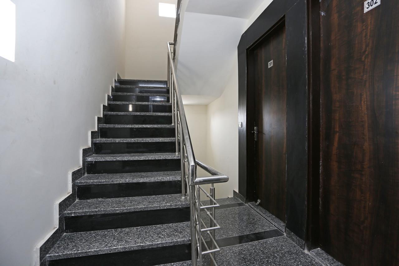 Oyo 9147 Hotel Aerostay New Delhi Eksteriør bilde